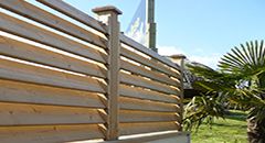 Clôture bois persienne