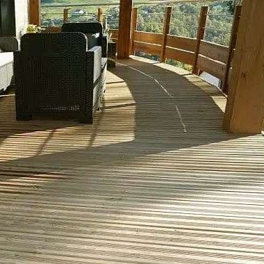 Lame de terrasse en pin du nord strié Classe 4 marron L.3,00 m - 145x27 mm