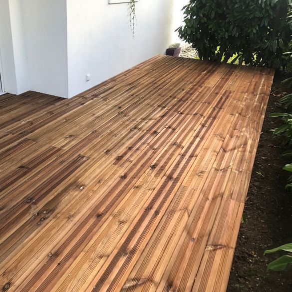 Lame de terrasse en pin du nord strié Classe 4 marron L.4,80 m - 145x27 mm