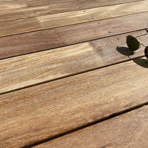 Lame de terrasse en Cumaru lisse à visser 3050x145x21 mm